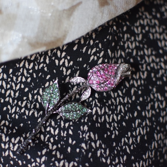 KENNETH JAY LANE Flower Pin - Picture 4 of 5
